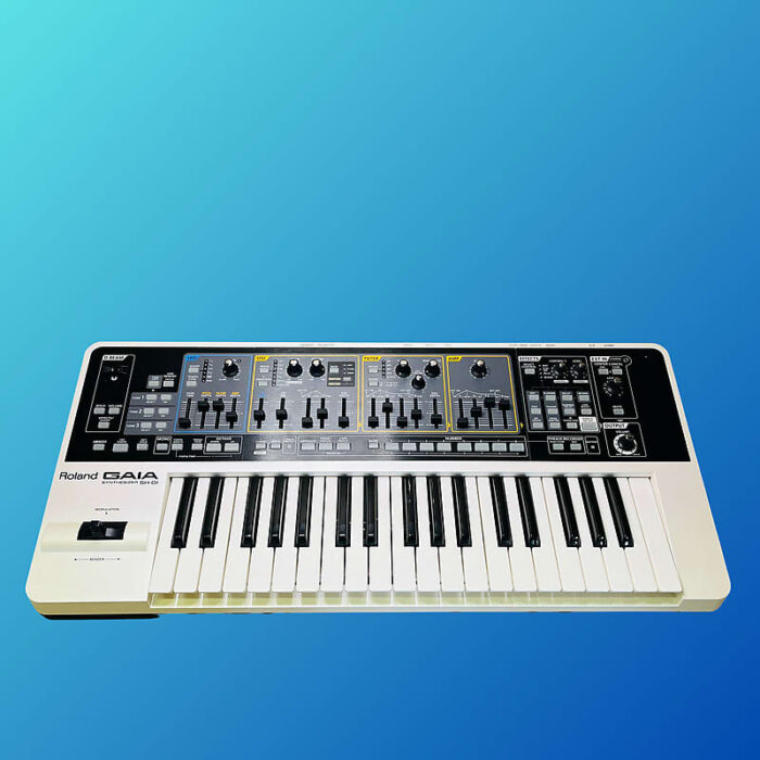 Roland SH-01 GAIA 37-Key Digital Synthesizer 2010 - 2012 White