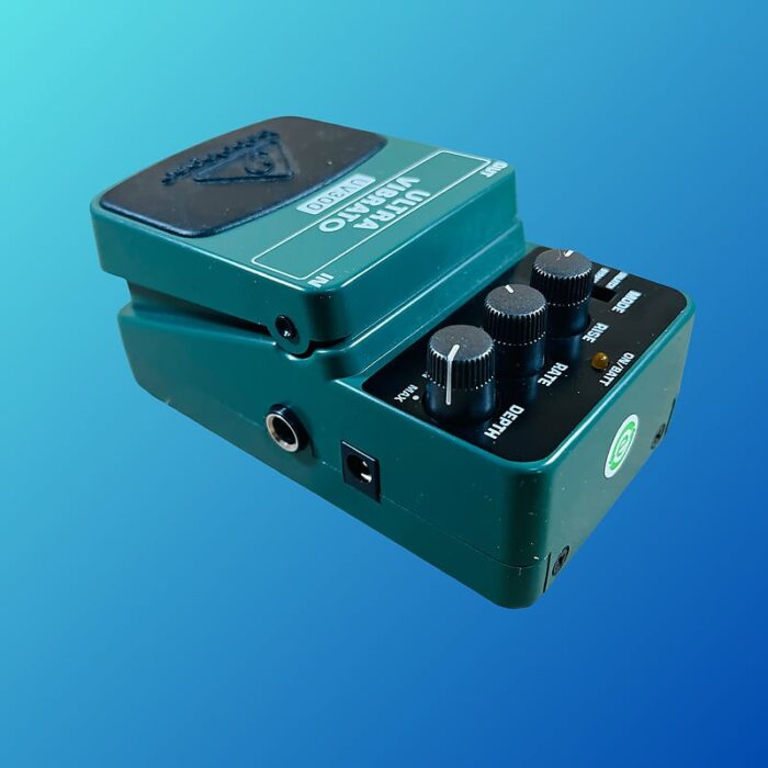 Behringer UV300 Ultra Vibrato Pedal 2010s Standard - Image 3