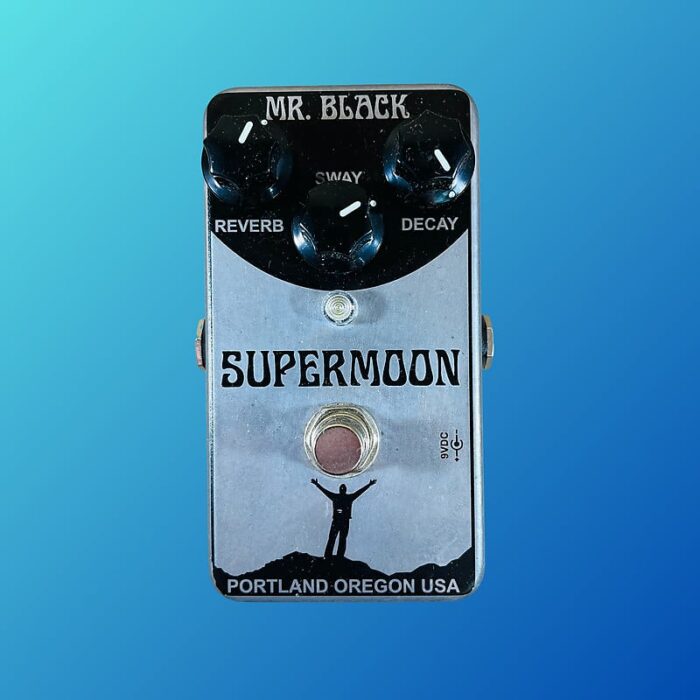 Mr. Black Supermoon Chrome