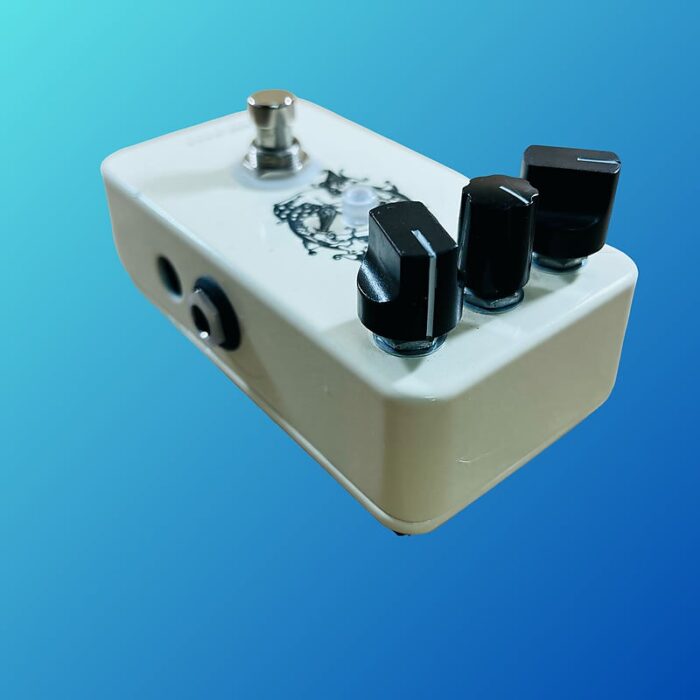 Lovepedal BBB OC42 Black Beauty Balanced 2019 White Graphic - Image 3